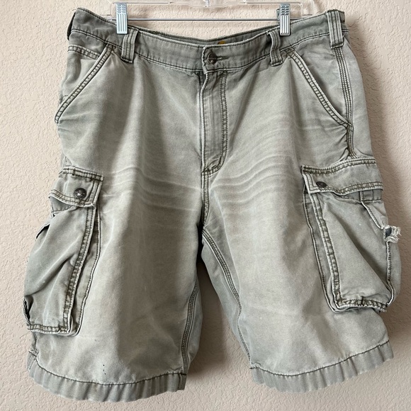 Carhartt Relaxed Fit Cargo Shorts Mens 38 Green Snap Button Pockets Distressed - Picture 1 of 7